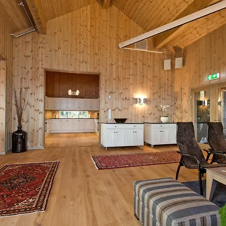 Lodge 2