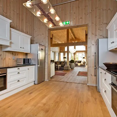 2 Lodge *