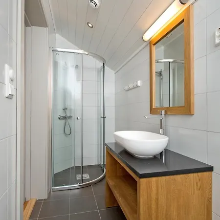 Lodge 2